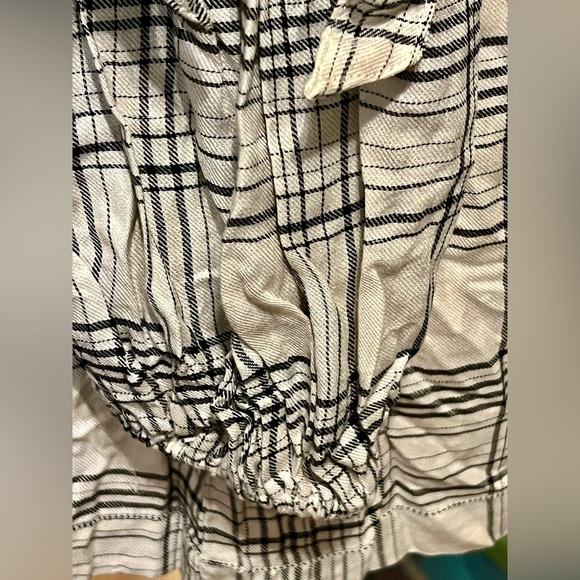 MAX STUDIO Over the Shoulder NWT Black Plaid Top Long Sleeve Ties Romantic Med - Picture 13 of 16